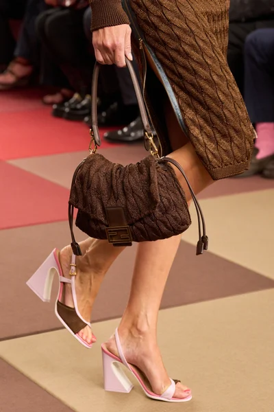 Look 50